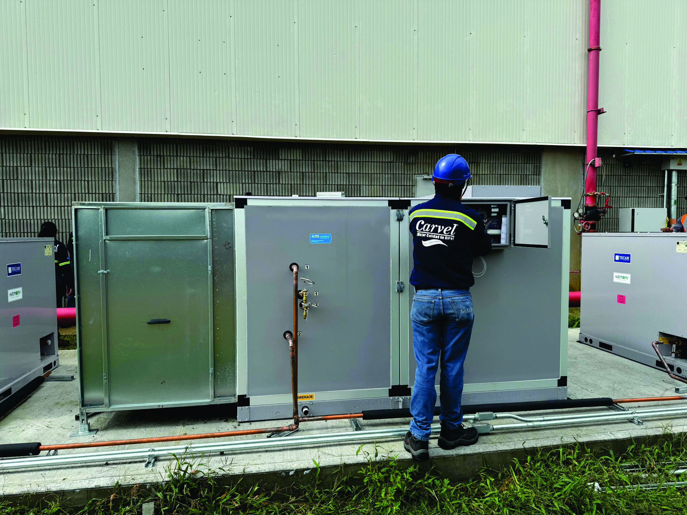 EQUIPOS-MANEJADORA-UMA-CONDENSADORA-INSTALACION-AIRE-ACONDICIONADO-TECAM-CARVEL-HVAC-COLGATE-PALMOLIVE-CALI-COLOMBIA